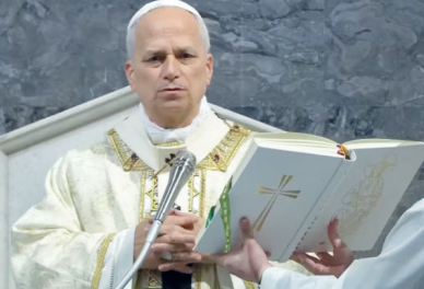 面对当代的挑战 应以基督为生活的中心