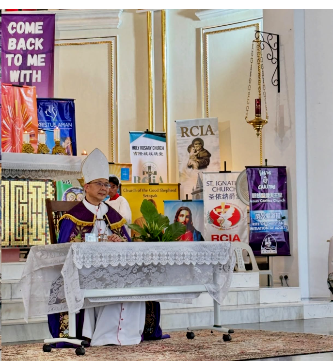 马来西亚半岛超过1100名候洗者-准备加入复活节守夜礼的成人入门圣事