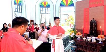 当教堂遇上新春 - 文化表达与信仰核心的分辨